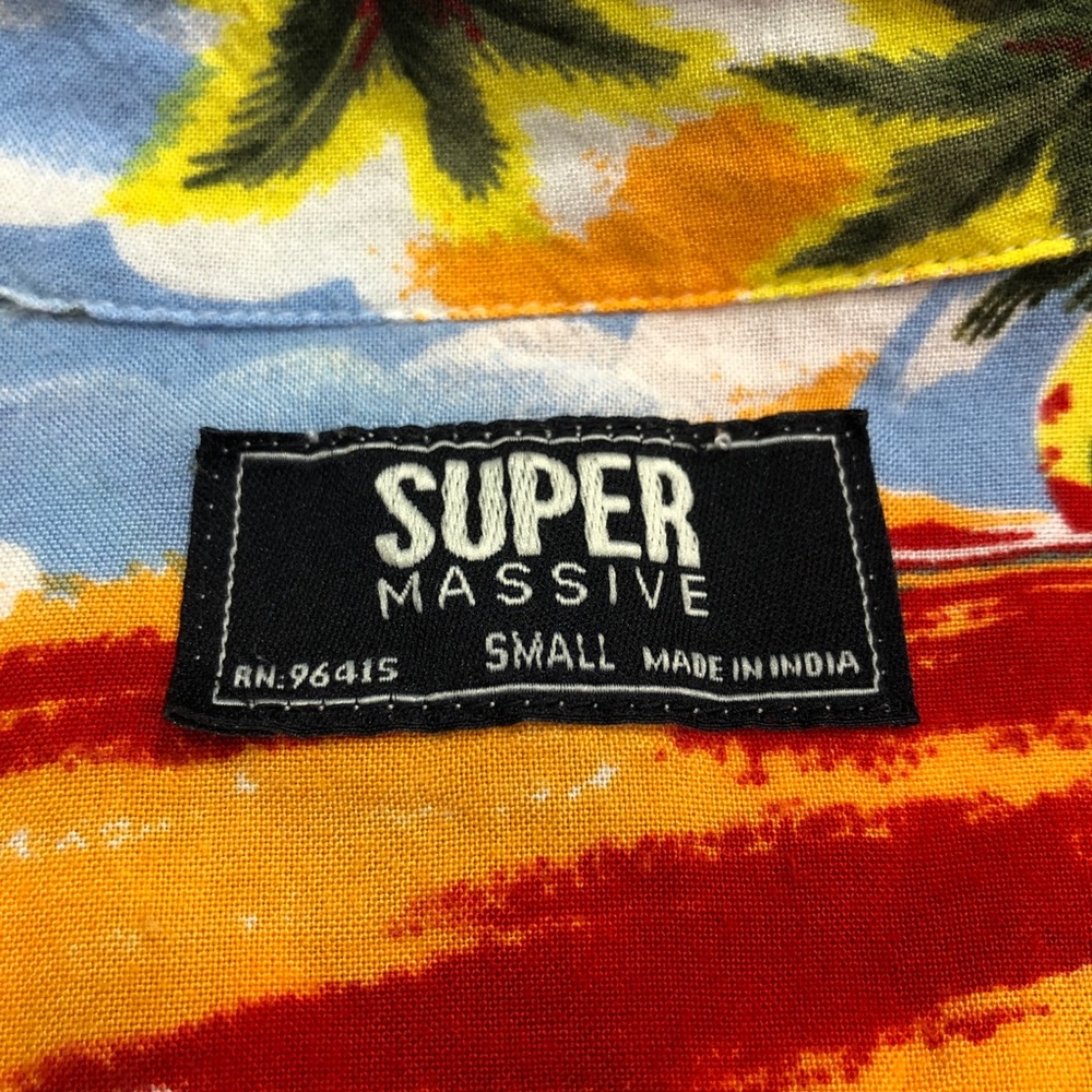 Super Massive Hawaiian Beach Print Shirt - Picture 7 of 8